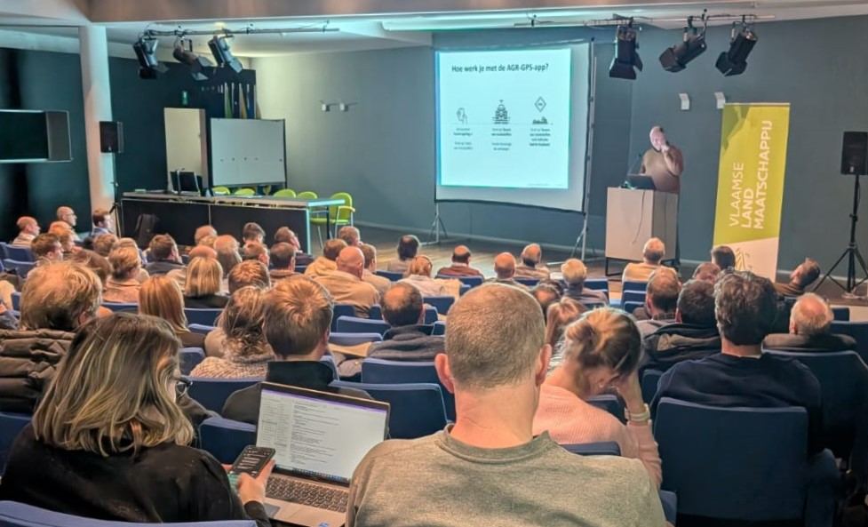 Een volle zaal voor de infosessie in Brugge. ©Vlaamse Landmaatschappij, Steffie Geysens