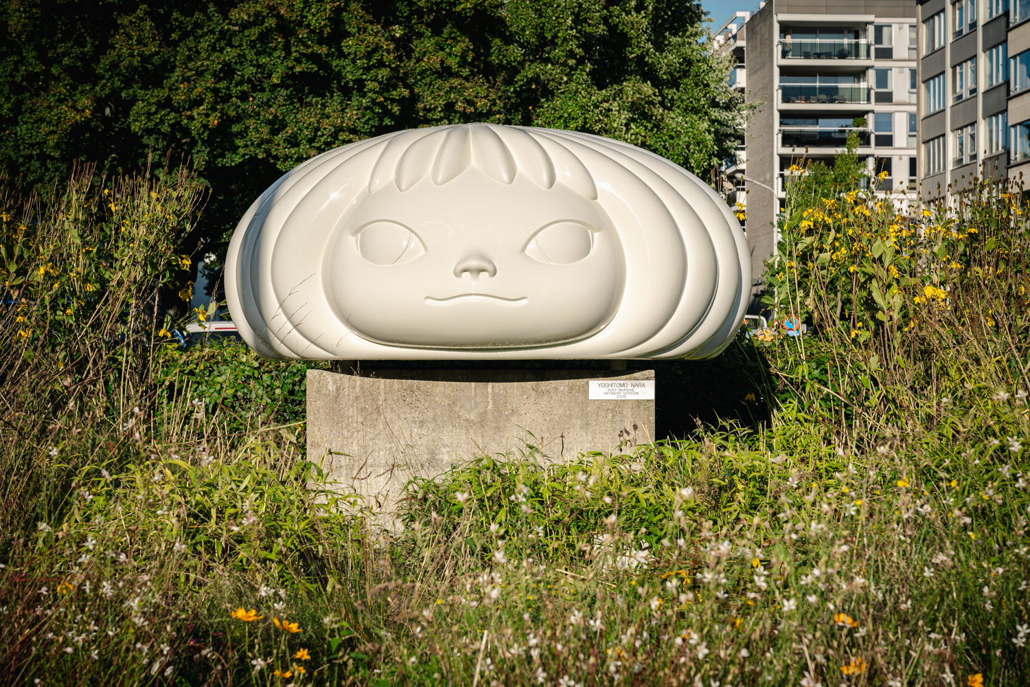 Puff Marshie © Yoshitomo Nara – Collectie Kunst in de Stad - Foto Tom Cornille