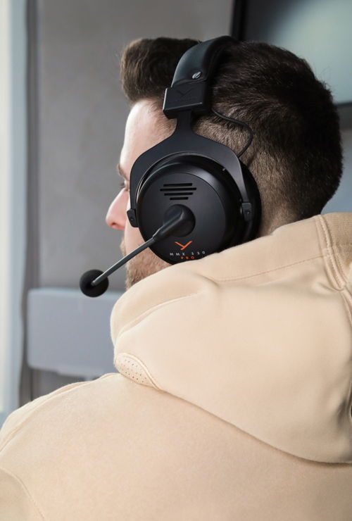 PIC_MMX330PRO_Gaming_Guy_v2