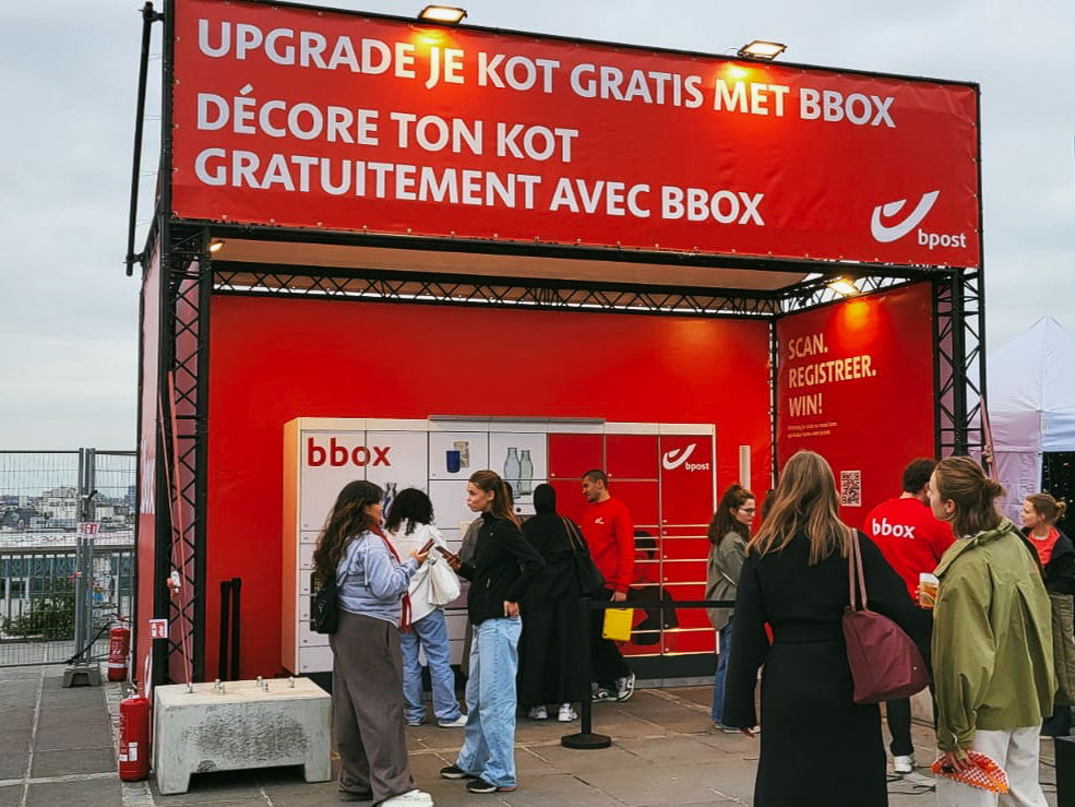 bpost decoreert studentenkoten via de bbox-automaten 