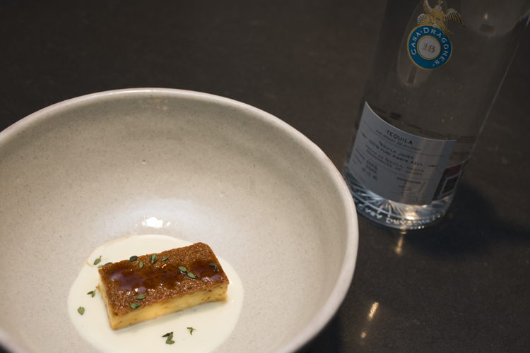 Flan preparado por el Chef Enrique Olvera