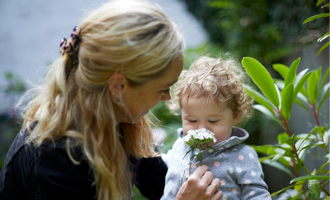 El crecimiento saludable y la inmunidad encabezan la lista de deseos de las madres para las fórmulas infantiles