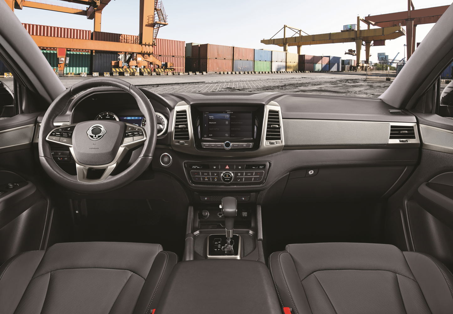 SsangYong Musso Grand interior