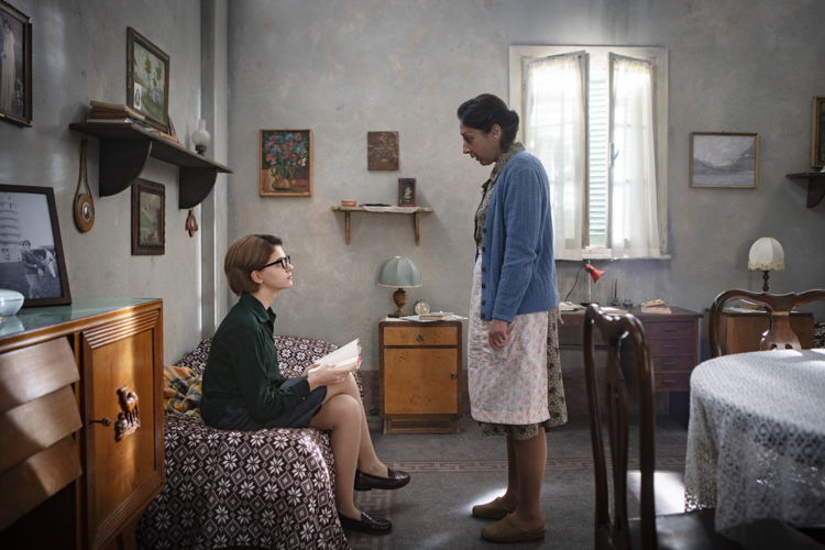 Margherita Mazzucco (Elena Greco) en Anna Rita Vitolo (Immacolata Greco)