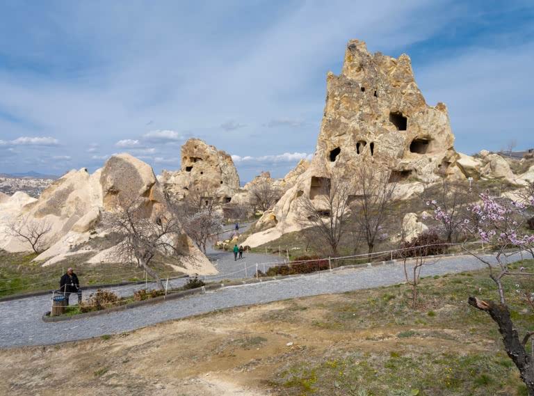 Goreme Open Air Museum, consisting of many rock-cut monasteries, refectories, churches and monks' cells, in Goreme, in Nevsehir province, Cappadocia. AKG10885227 © akg-images / Manuel Cohen