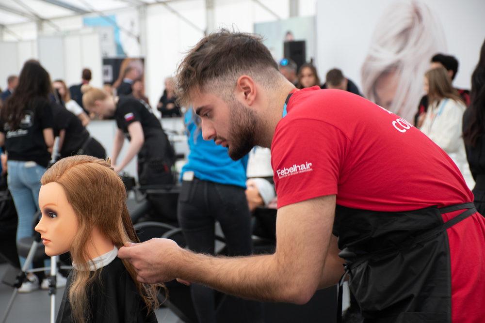 Très belle prestation en Coiffure pour Alexandre Stamatiadis © WorldSkills Belgium