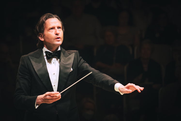 Gustavo Gimeno (Photo by Allan Cabral/Courtesy of the Toronto Symphony Orchestra)