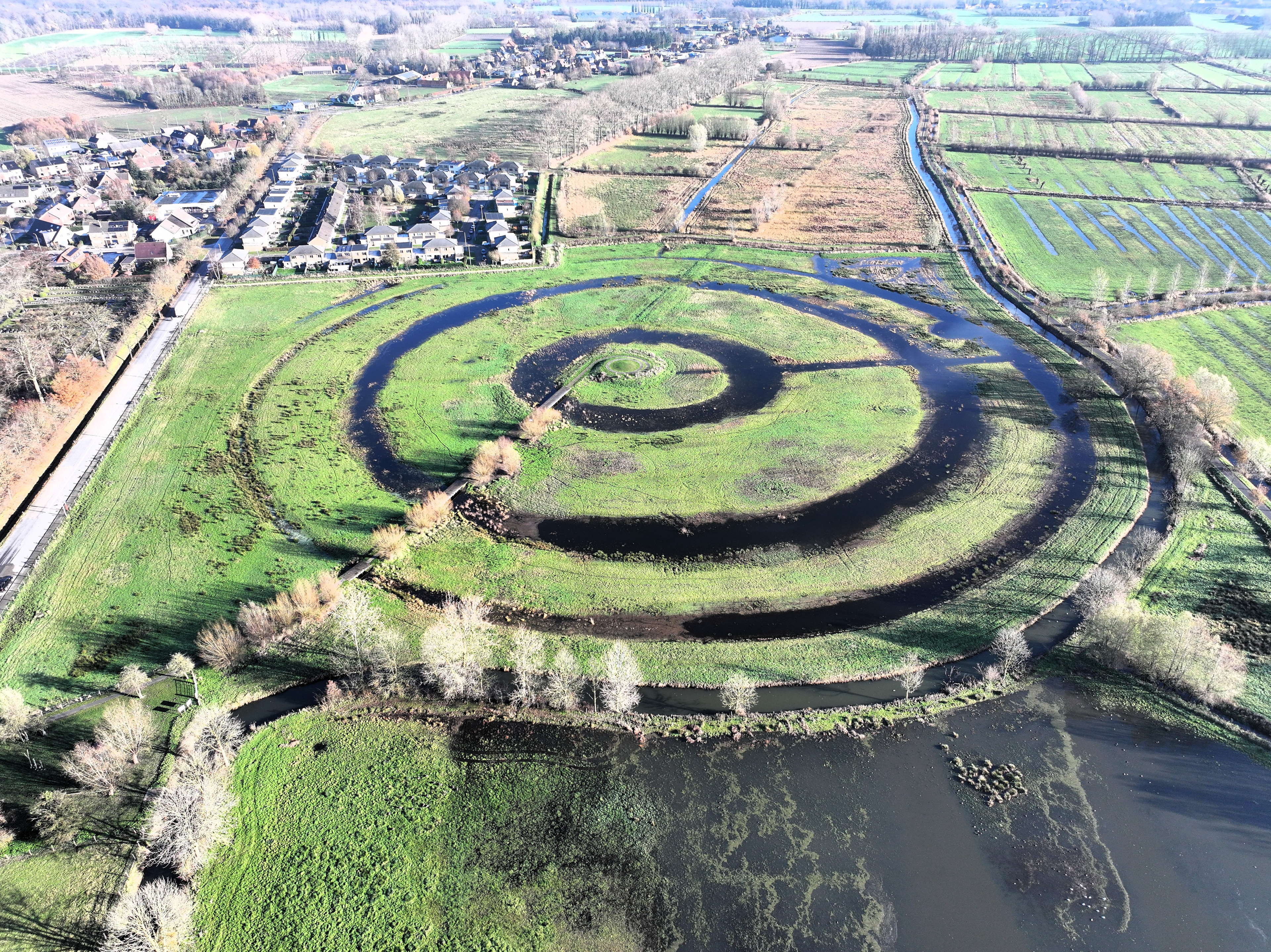 Middeleeuwse grachten herleven in de Assebroekse meersen