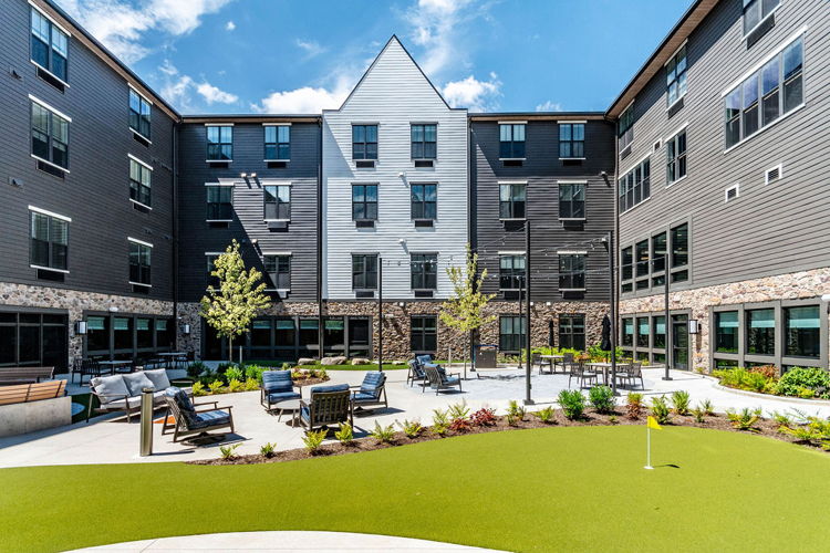 The Memory Care courtyard at Thrive at Montvale