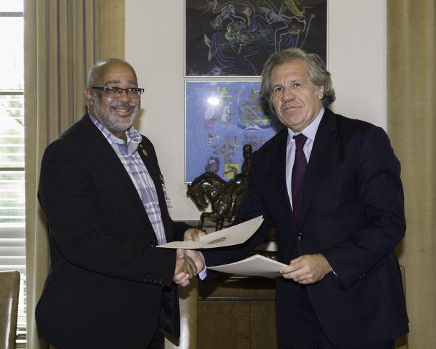 From left to right:
Dr. Didacus Jules, Director General, of the Organization of Eastern Caribbean States
Luis Almagro, OAS Secretary General From left to right:
Dr. Didacus Jules, Director General, of the Organization of Eastern Caribbean States
Luis Almagro, OAS Secretary General