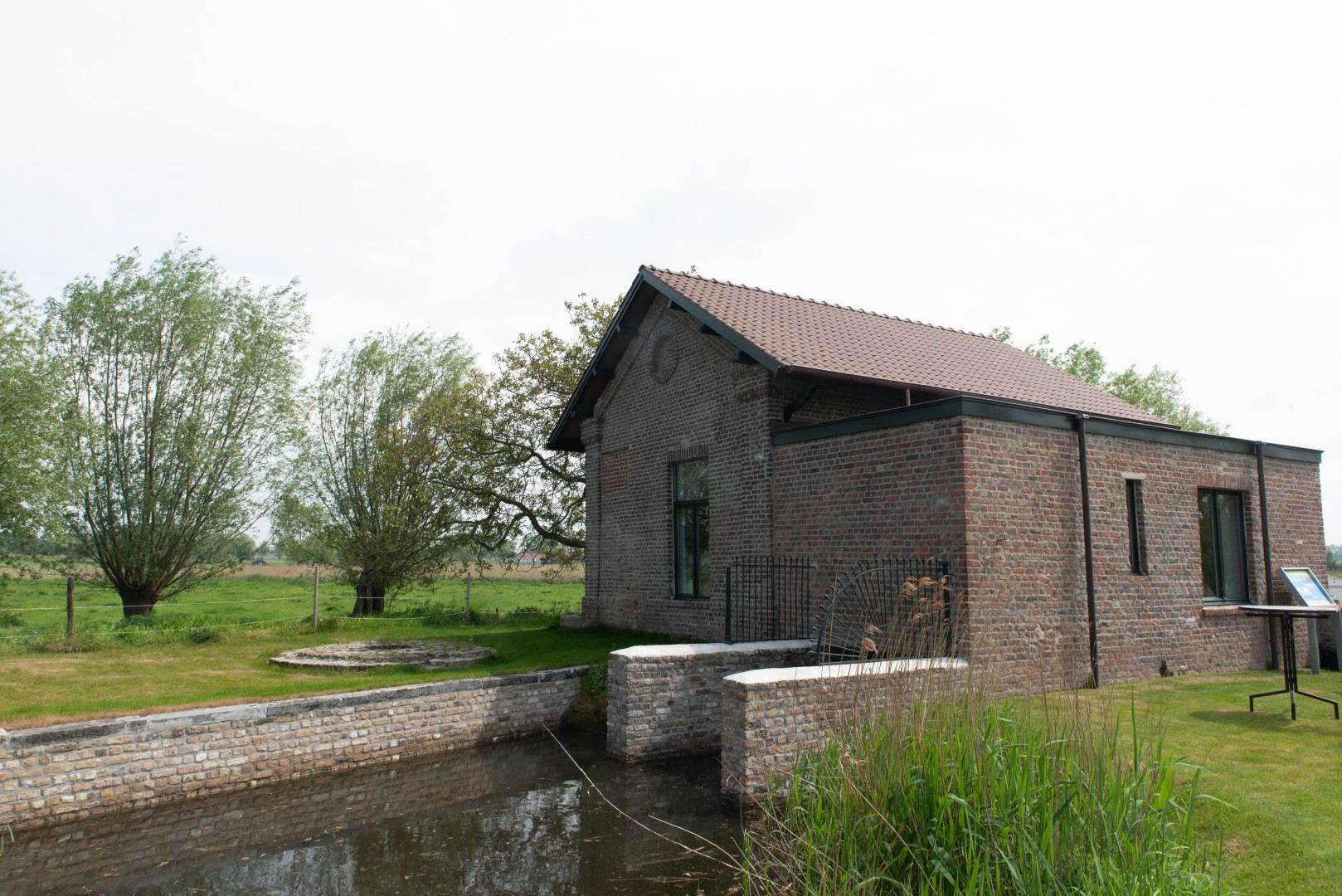 Oud pompgebouw in Meetkerke krijgt nieuw leven als infopunt