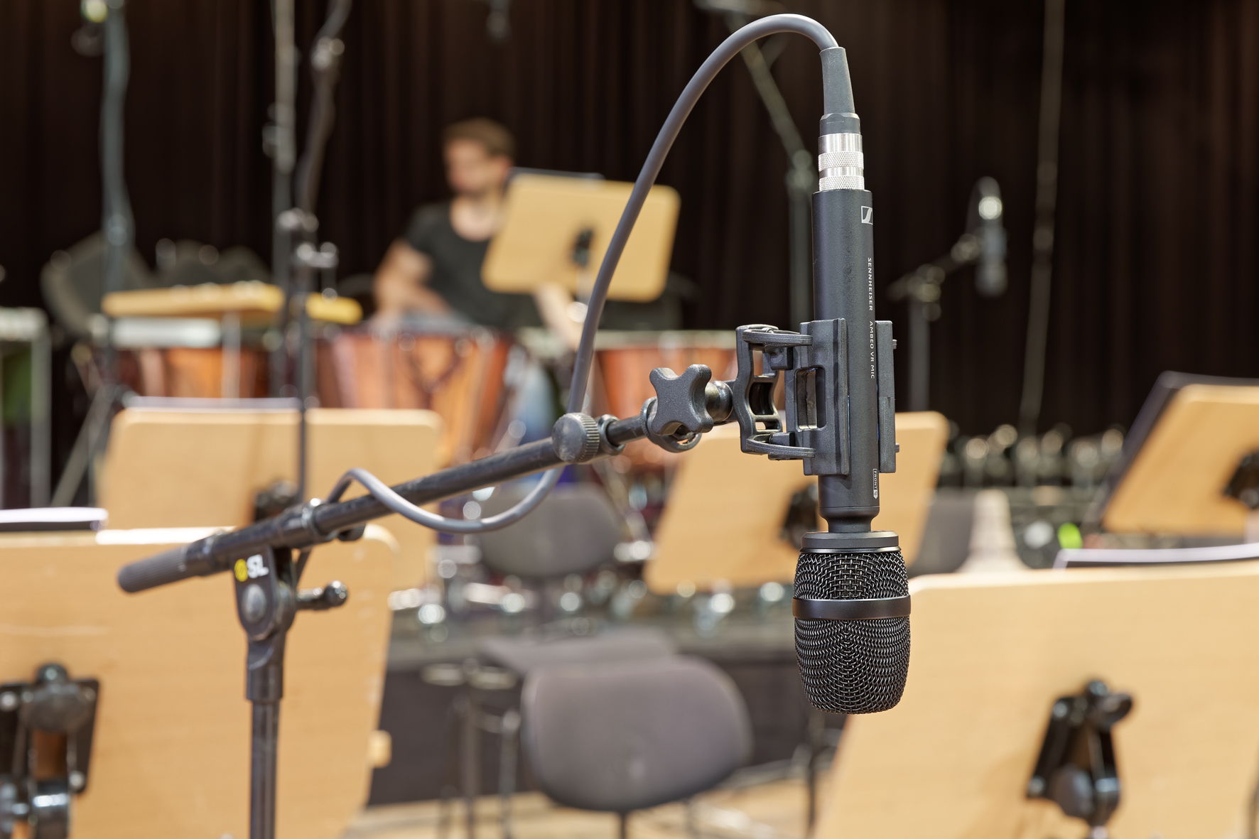 ​	Six AMBEO VR Mics were placed between the orchestra’s musicians to capture the harmonious interplay from different perspectives