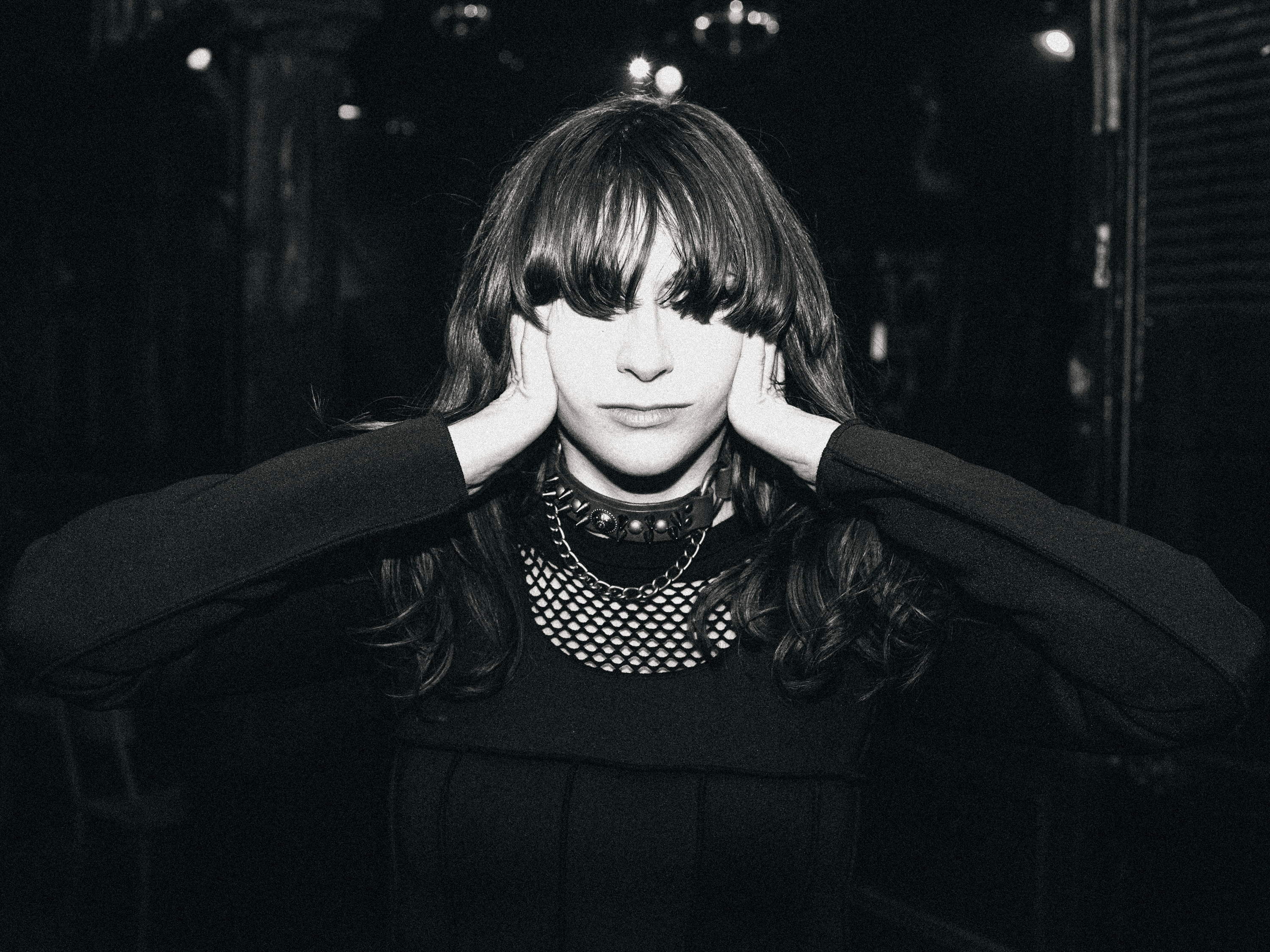 Annie-Claude Deschênes est de retour avec le single techno Main de Fer