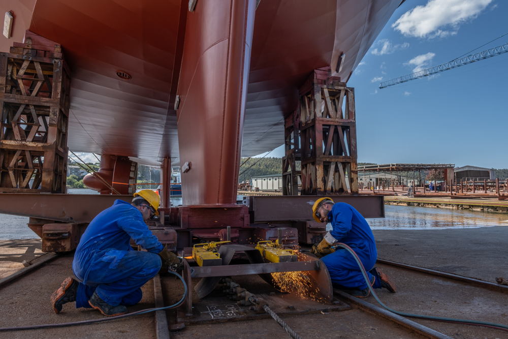 Hydrotug