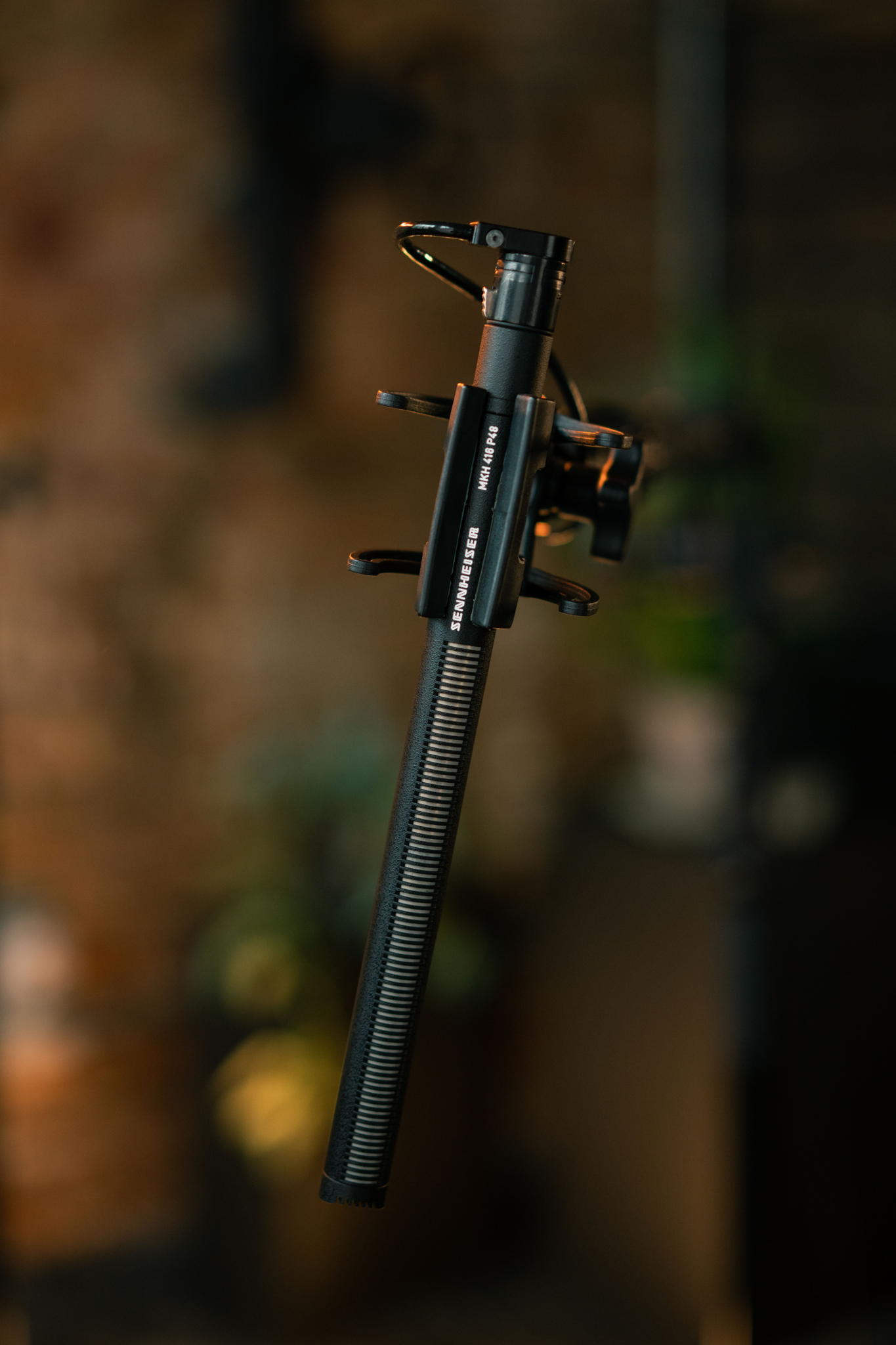 De Sennheiser MKH 416 is een ware klassieker en bijzonder gevraagd voor opnames op locatie, cinematografie en voice-overs