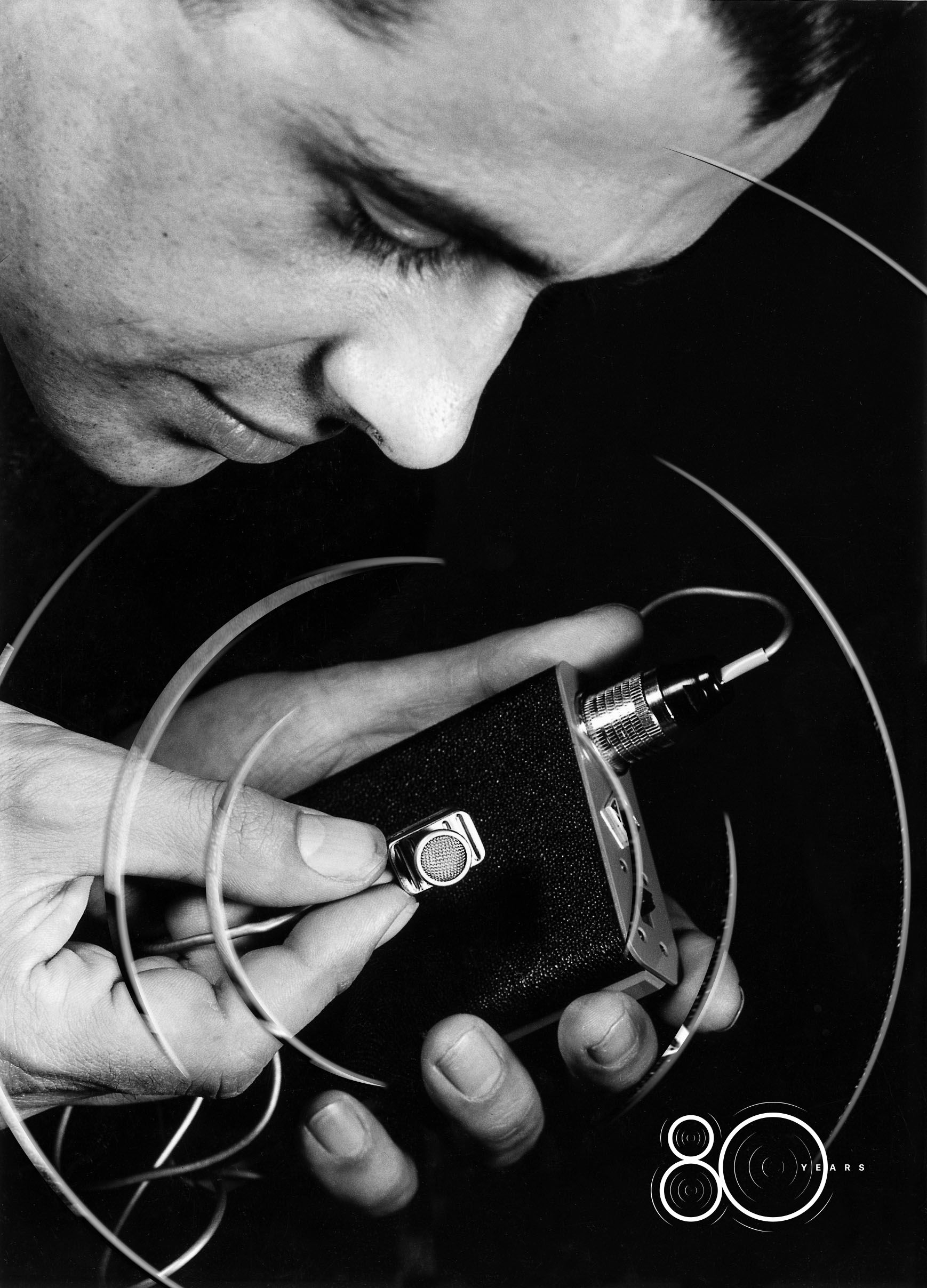 Sennheisers first microphhone with wireless technology. Sennheisers first microphhone with wireless technology.