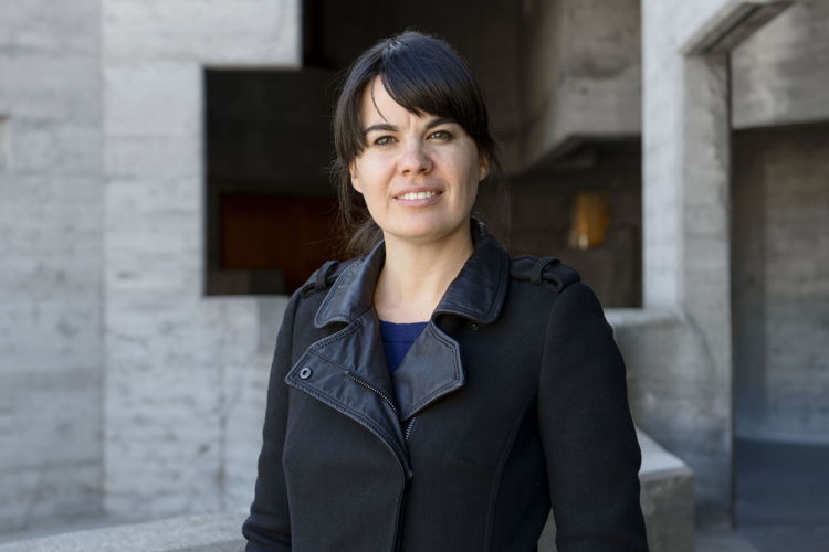 Gloria Cabral protege