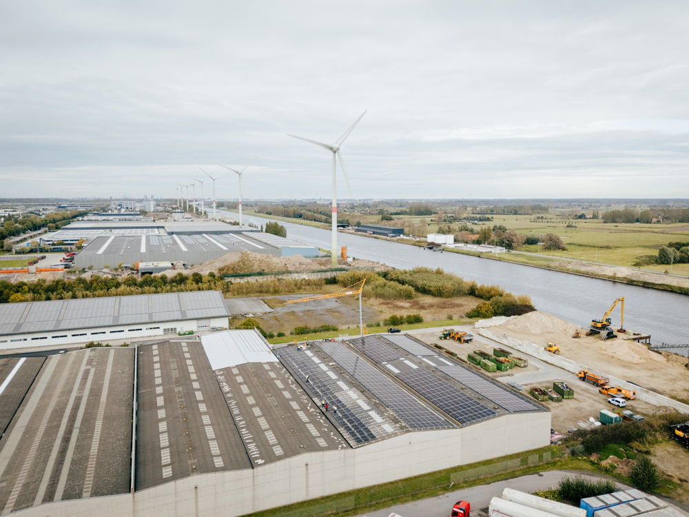 De zonnepanelen op het dak van Tyles ©Stein Van der Looij