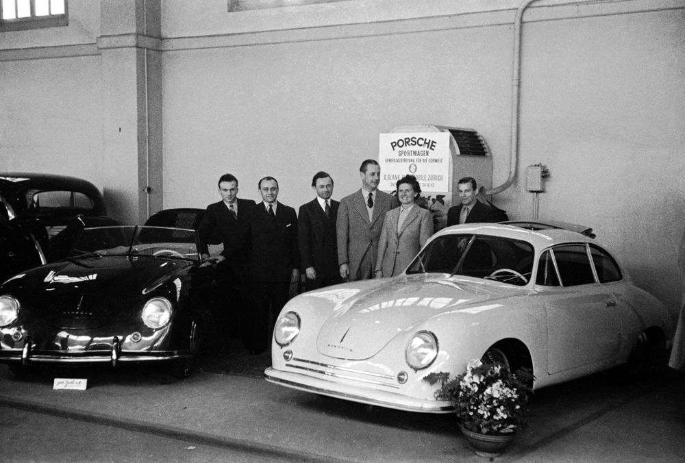 1949. En febrero sale el primer 356 Cabriolet con carrocería fabricada por la empresa suiza Beutler