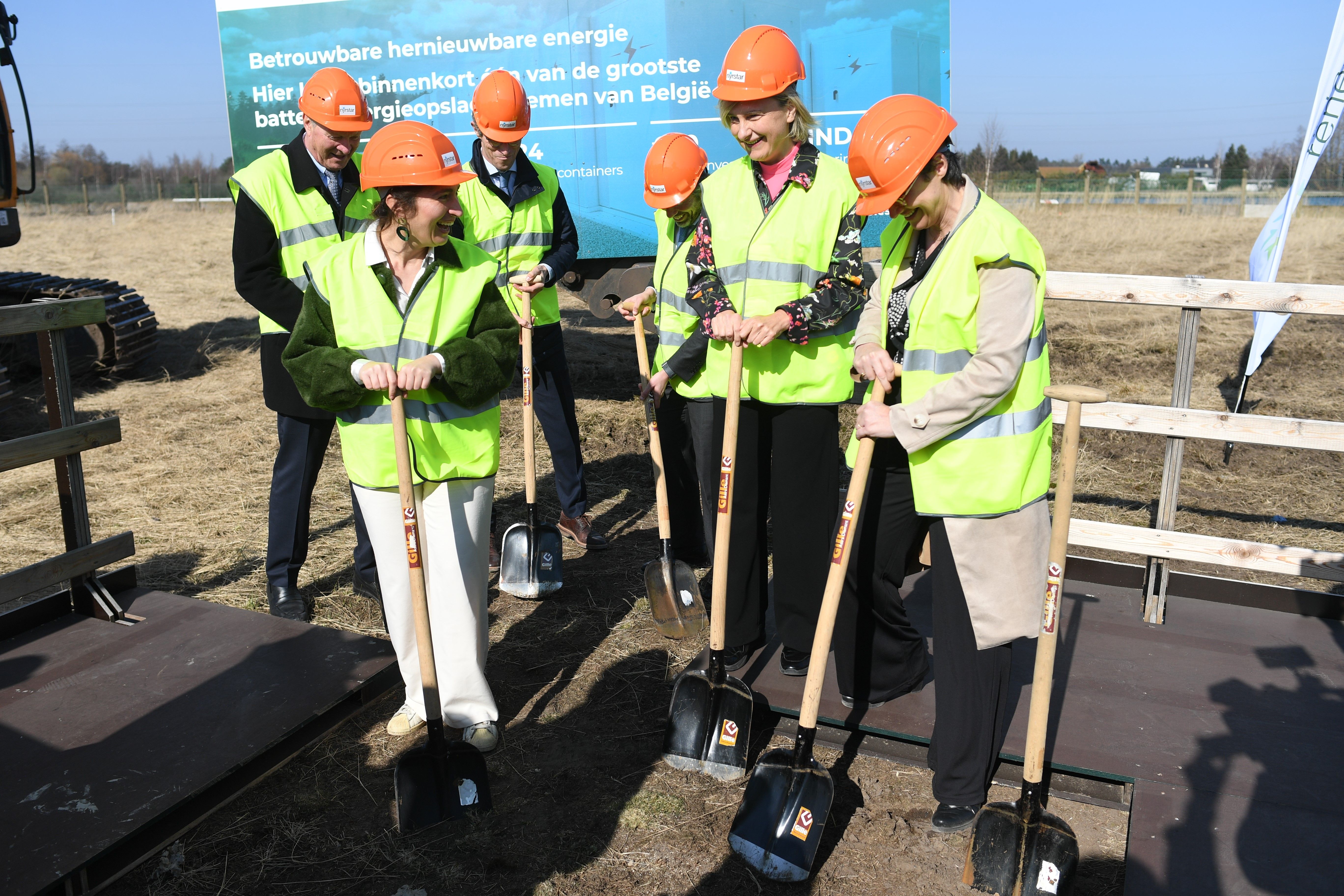 Daniel Vanin, Zuhal Demir, Guido Janssen, Vasco Vitorio, Hilde Crevits, Inge Schildermans