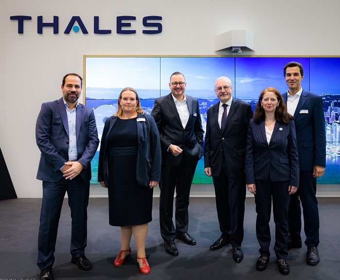 Knorr-Bremse et Thales ont signé un accord de partenariat (MoU) pour coopérer sur des solutions de conduite numériques et automatisées dans le secteur du fret ferroviaire. © Thales