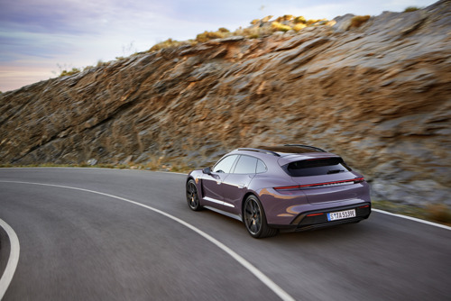 Le nouveau Porsche Taycan : meilleur dans de nombreuses disciplines