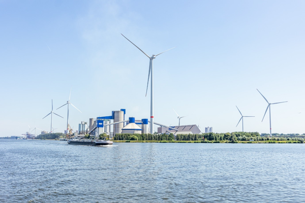 Luminus windturbine bij CBR in Gentse kanaalzone produceert eerste kWh groene energie