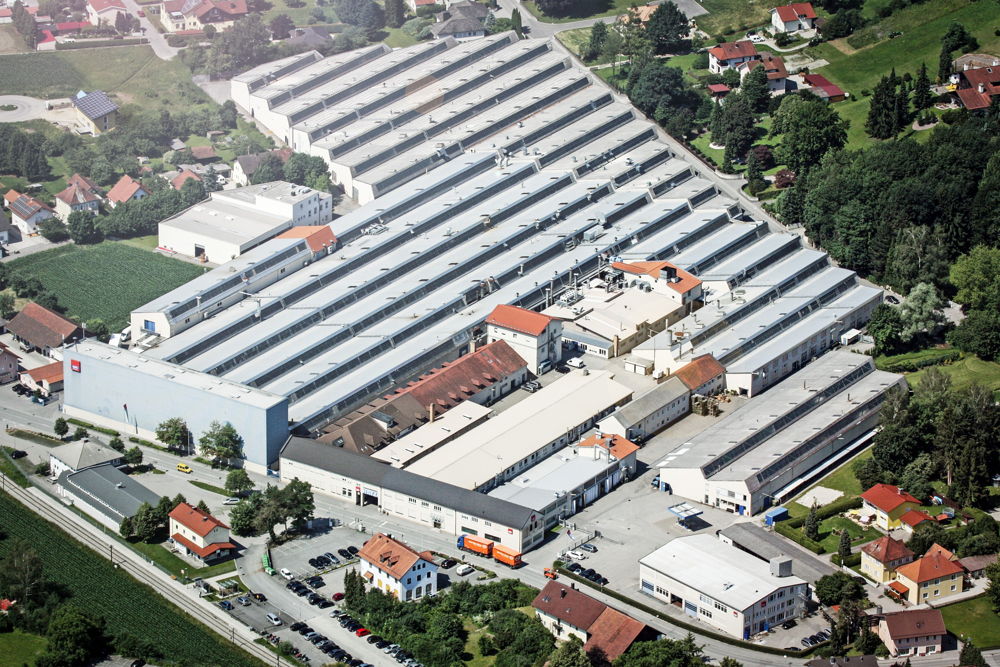 Luftaufnahme Motorenfabrik Hatz in Ruhstorf a. d. Rott