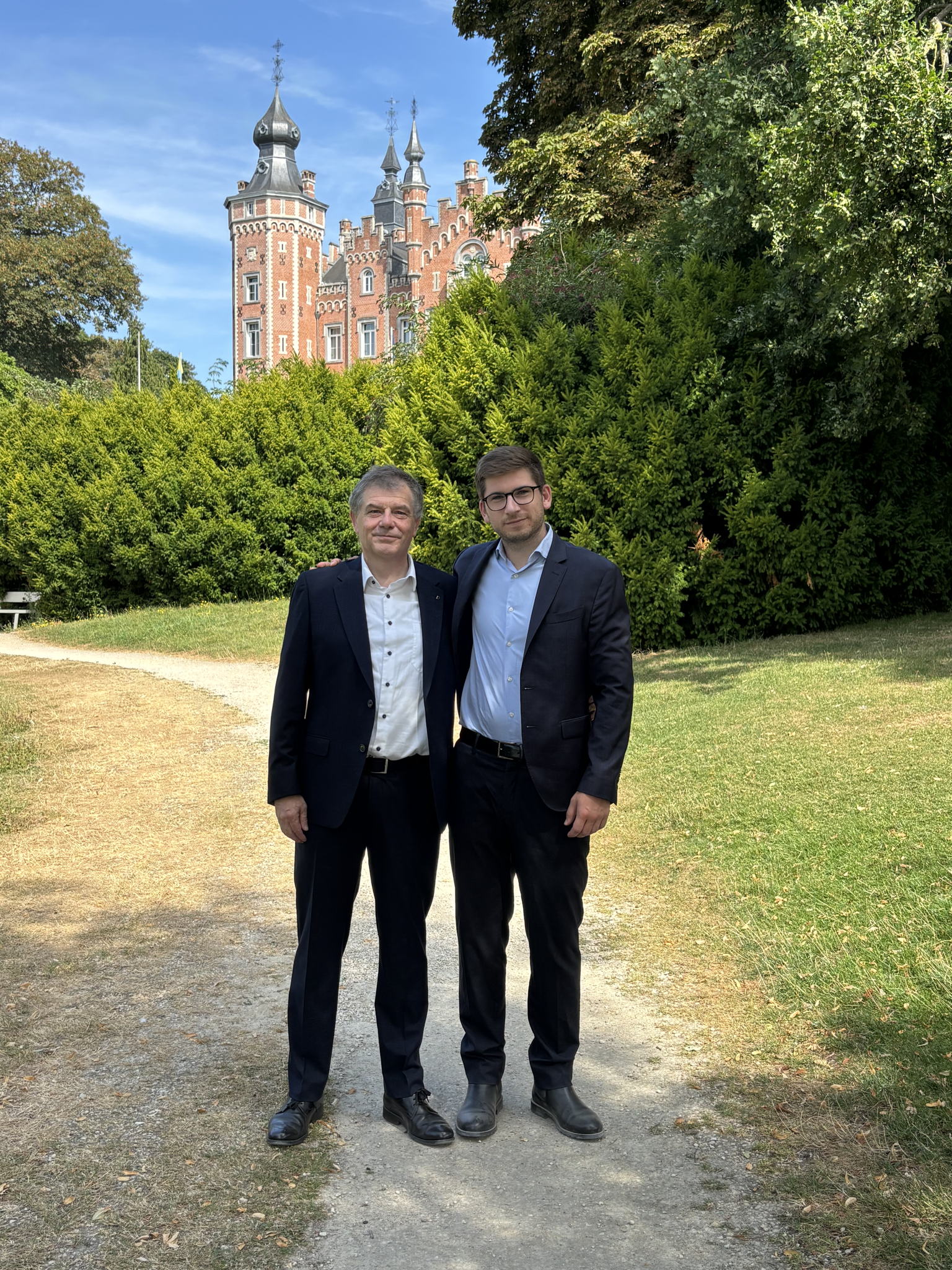 Erkend vastgoedmakelaars Erik De Mulder en Anthony Pervolarakis van Vastgoedgroep Dewaele.