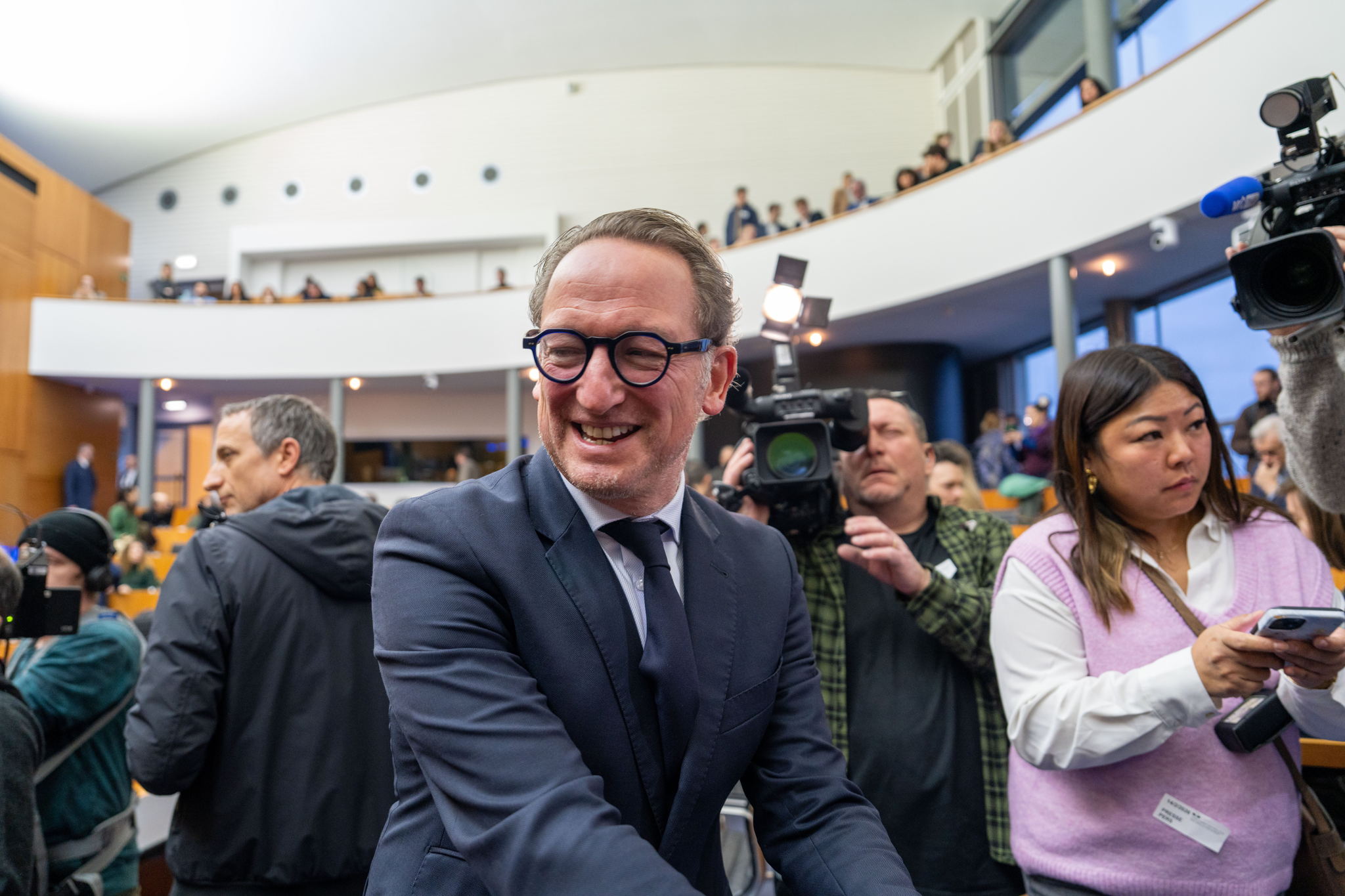 Brussels minister president faces scrutiny over Dutch skills