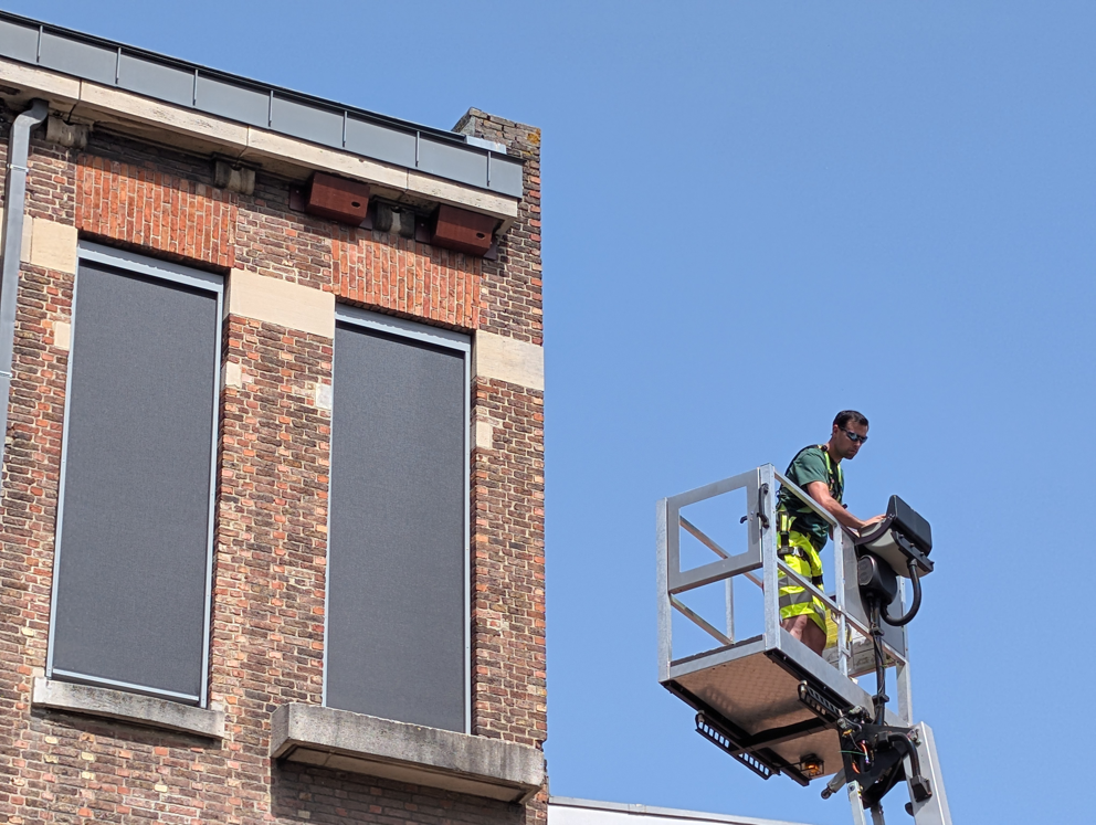 Stad Leuven plaatst 1000ste nestkast voor gierzwaluwen