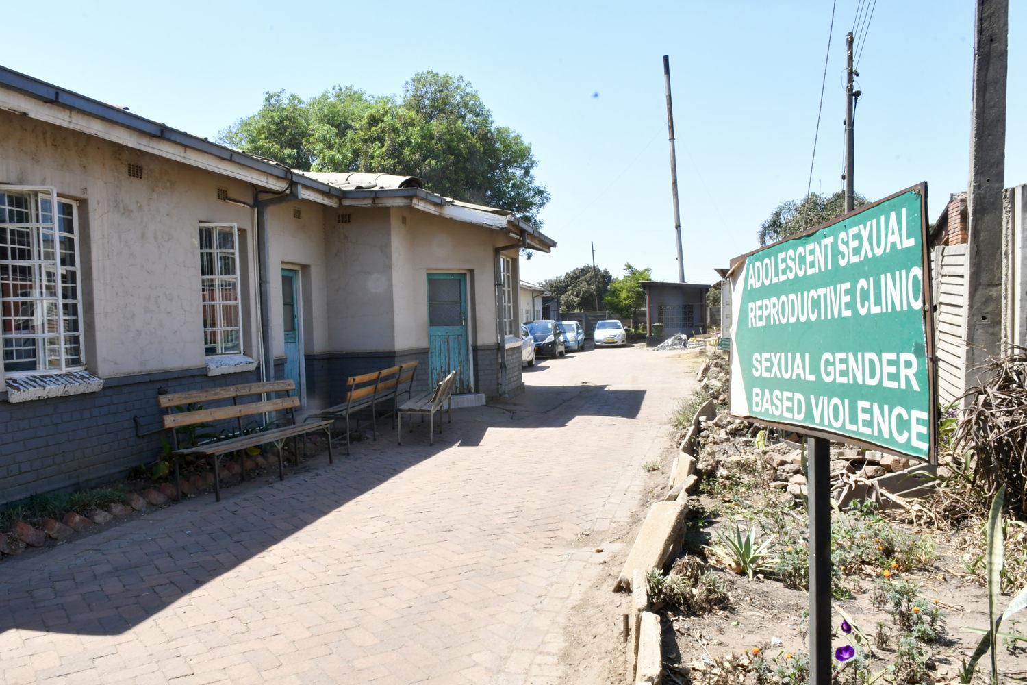MSF offers comprehensive sexual and reproductive healthcare services for adolescents in Mbare, Harare. Our services encompass medical care, HIV testing, STI care and treatment, contraceptive services, health promotion, psychosocial care, individual and family support sessions.Photographer: Frances Cheung | Matapi Youth Hub, Mbare | 10/10/2024