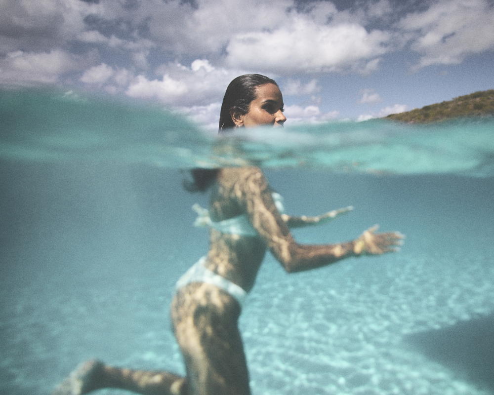 HUNKEMÖLLER SS25 M25 Q2 Swim Monica Underwater 0041 HUNKEMÖLLER SS25 M25 Q2 Swim Monica Underwater 0041