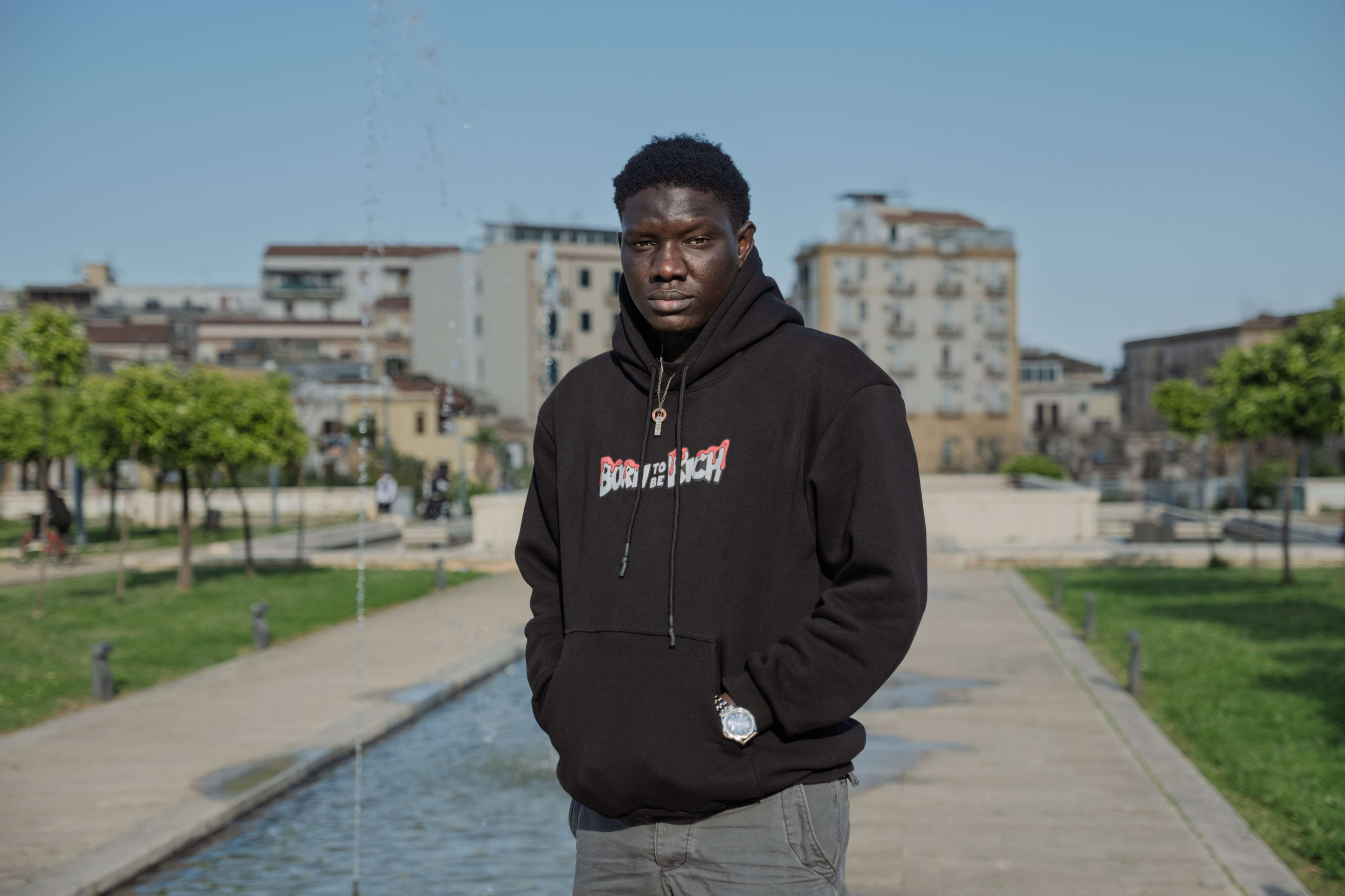 Identity surviving torture. MSF rehabilitation project in Palermo, Italy