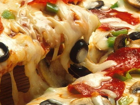 Les chèques repas Edenred peuvent désormais être utilisés pour régler les pizzas Domino’s livrées à domicile.