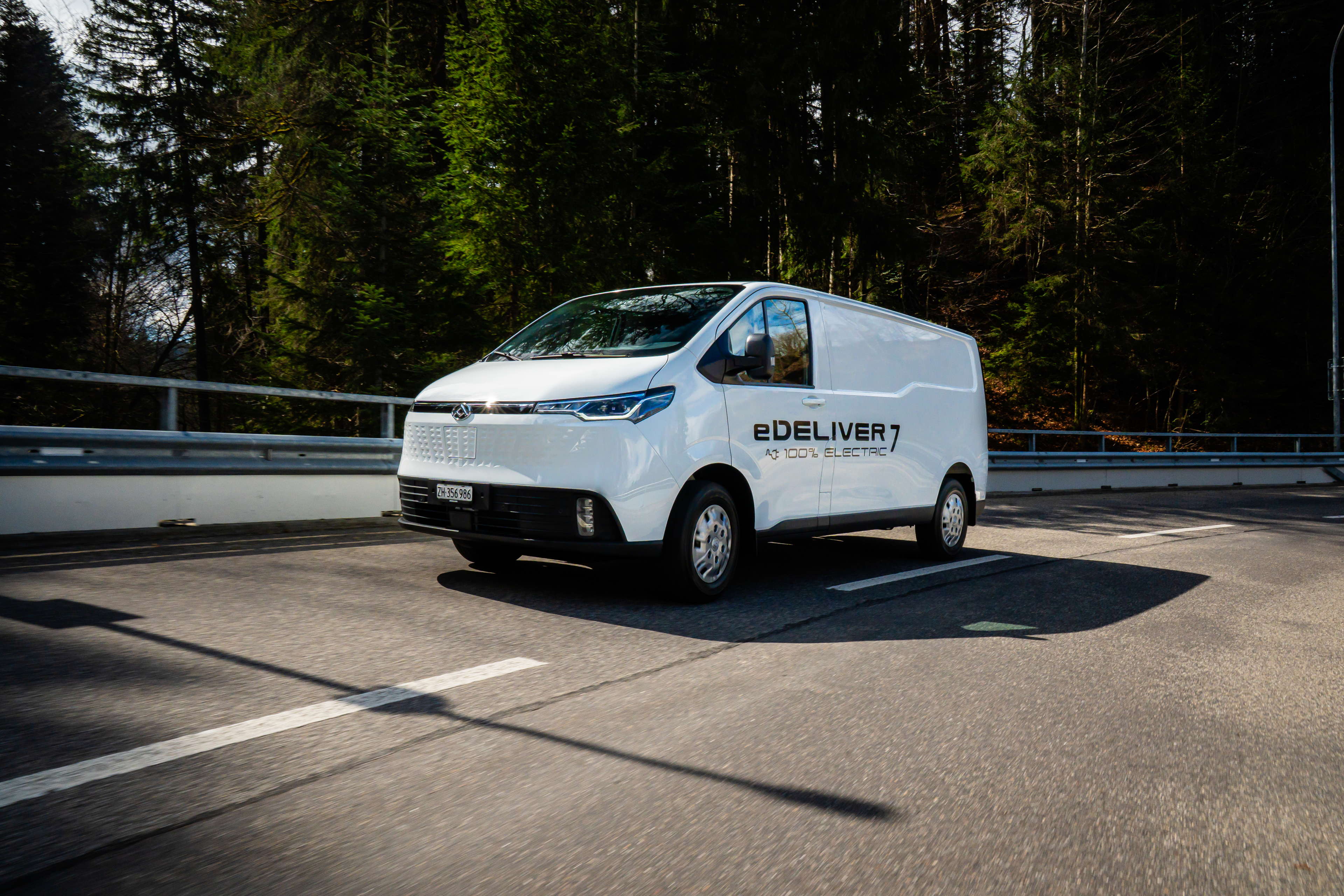 Maxus eDeliver 7 AWD: Erstes vollelektrisches Nutzfahrzeug mit Allradantrieb von Maxus