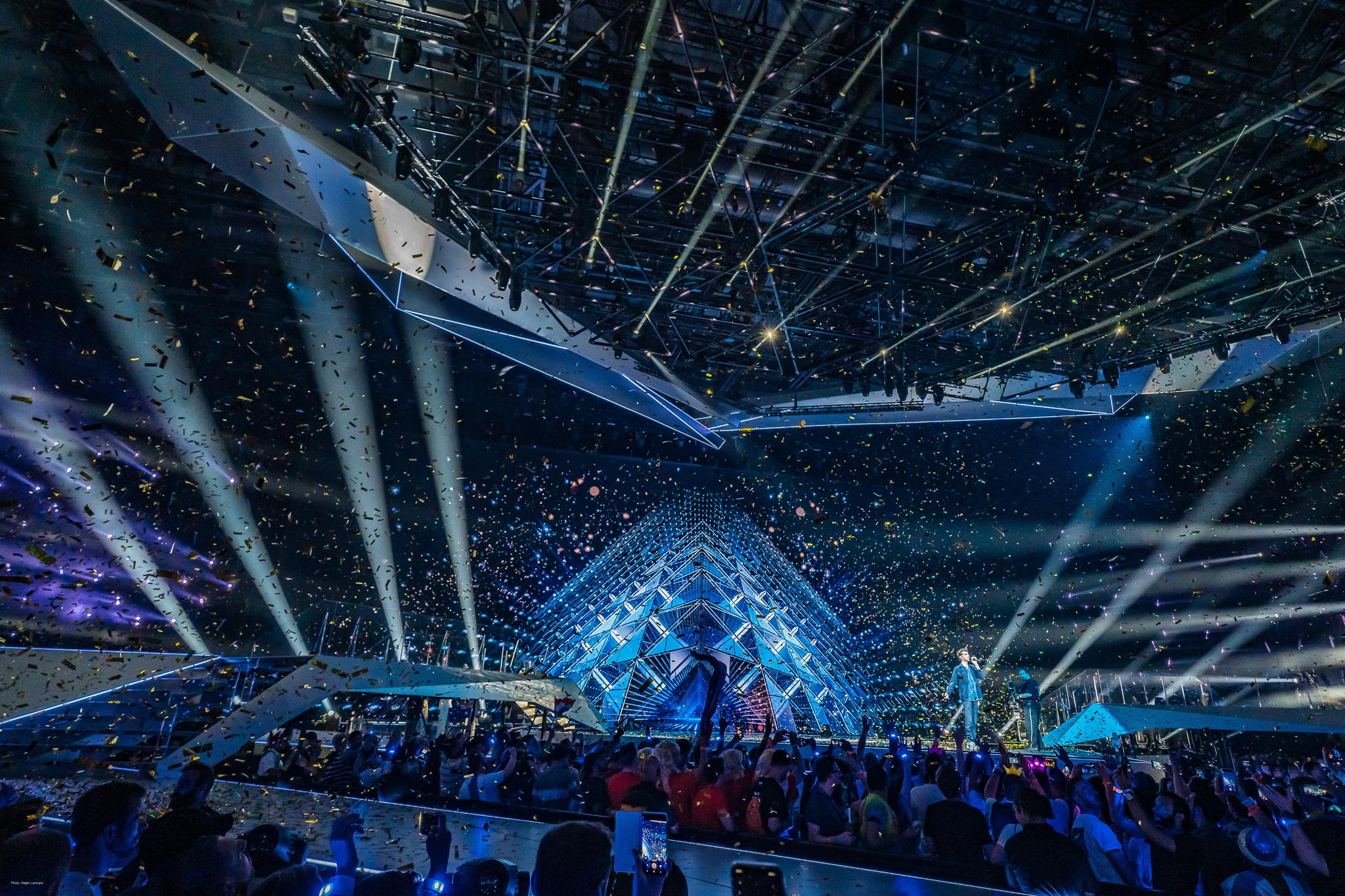 A dream come true for Duncan Laurence, winner of the 64th Eurovision Song Contest
(Photo credit: Ralph Larmann) A dream come true for Duncan Laurence, winner of the 64th Eurovision Song Contest
(Photo credit: Ralph Larmann)