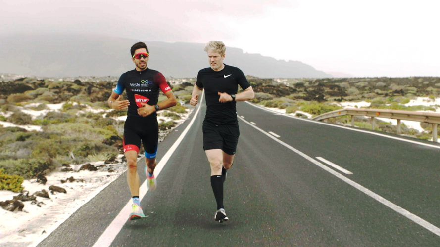Maarten Vangramberen met triatleet Emmanuel Lejeune