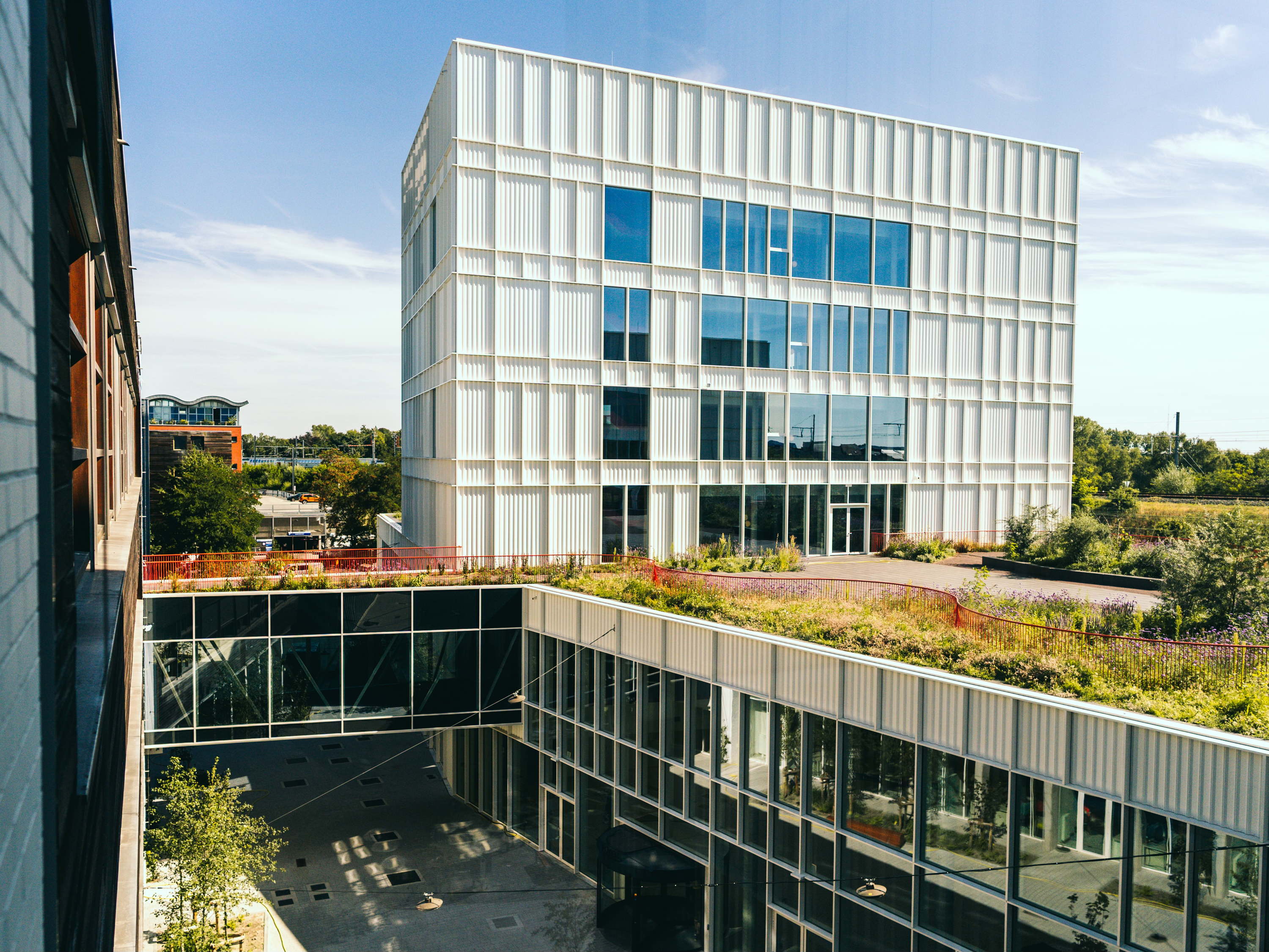 Thomas More opent nieuwe Campus De Vest: ultramoderne én gezellige leeromgeving in hartje Mechelen