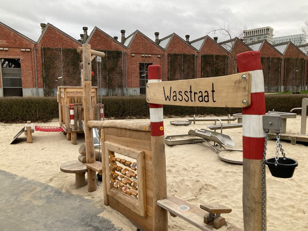 Station 'Wasstraat' (aan kant Damplein)