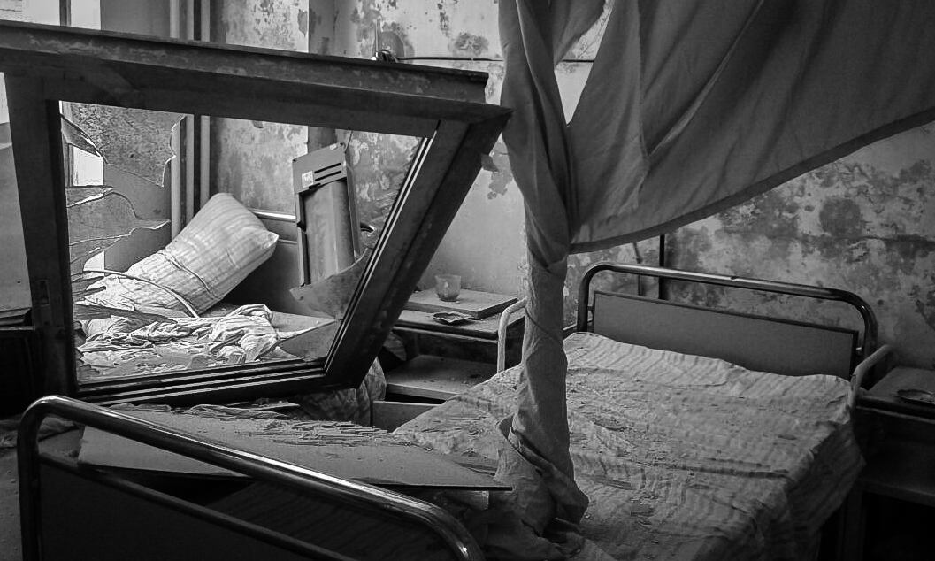 Vernietiging van het Daqaq hospitaal in Oost-Aleppo op 3 augustus 2016. Het ziekenhuis werd ondersteund door AZG