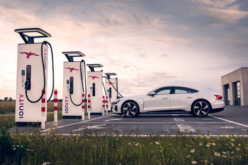 Plus de 5 000 nouvelles bornes de recharge rapide d’ici 2025 : l’expansion massive d’IONITY renforce l’offre de recharge d’Audi