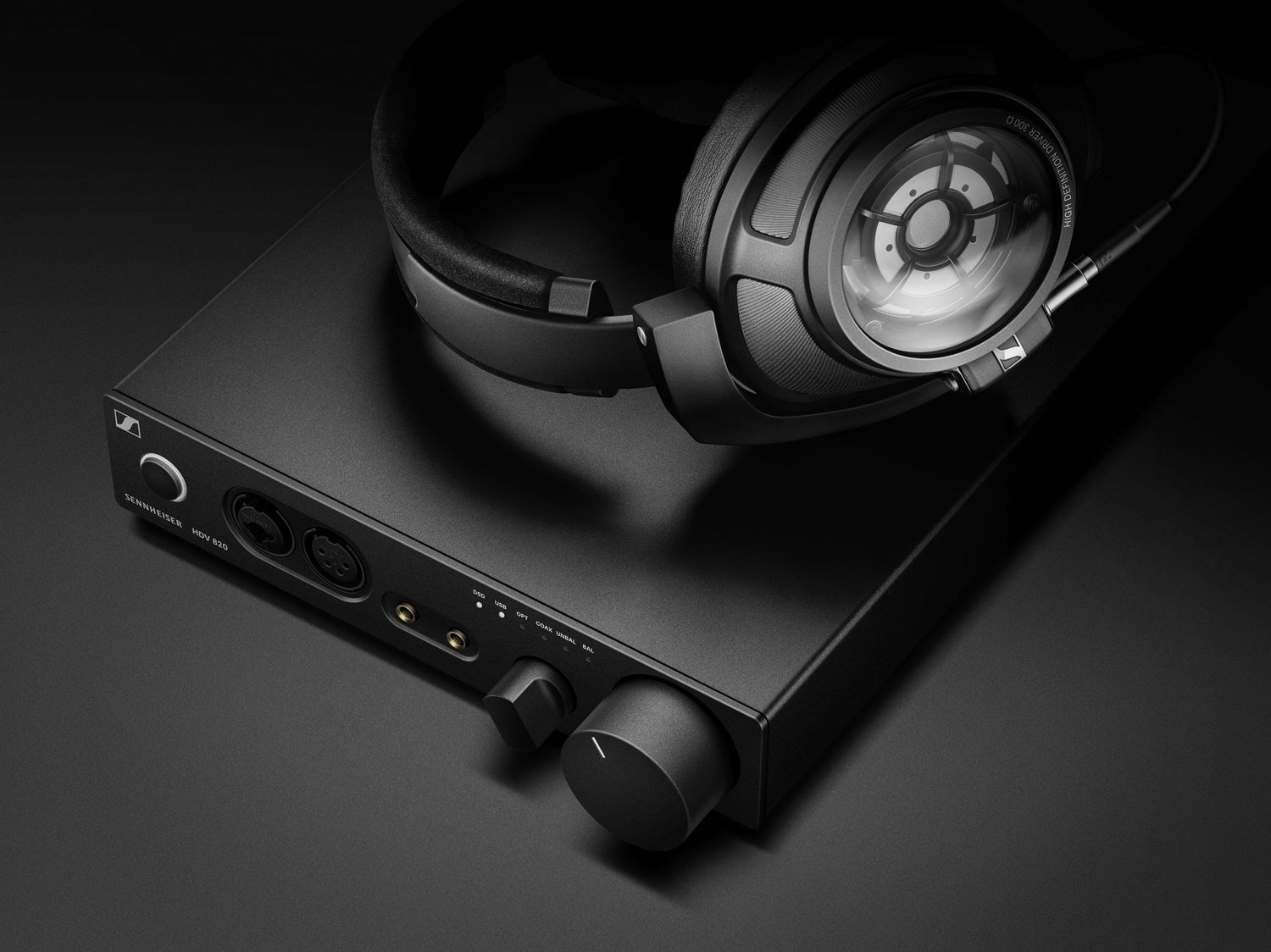 The Sennheiser HD 820 and HDV 820 make a perfect bundle for audiophiles.