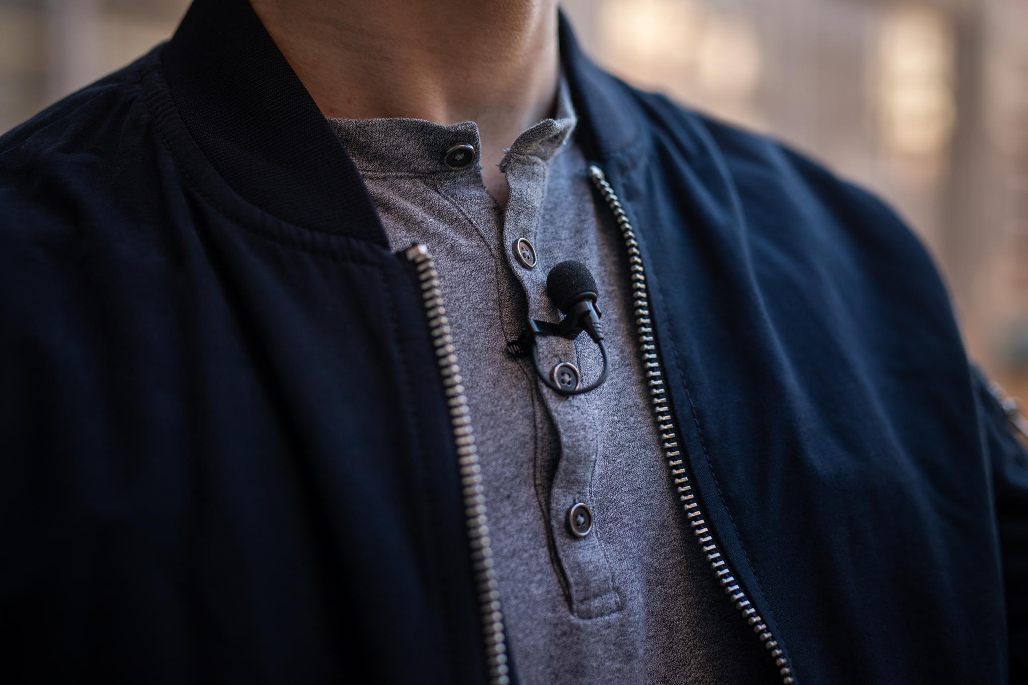 Discrets et efficaces : les micro-cravates XS Lav améliorent la qualité audio et confèrent une touche de professionnalisme