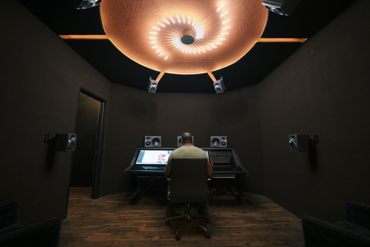 Walt mixes in the Solaris Room – the latest addition to Lounge Studios is certified for Dolby Atmos and features 12 Neumann KH series monitors to achieve “mind-blowing” immersive audio playback.  