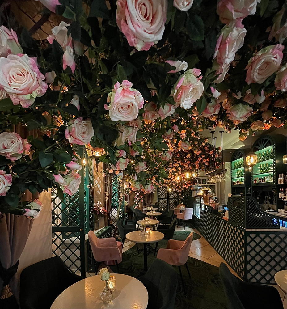 Augustas and Barbora love story cafe