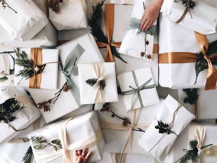 Christmas Gift Guide - by Parlez