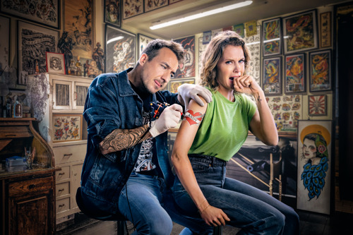 Schrijnend resultaat laat Dina Tersago sprakeloos achter in nieuw seizoen van Ze Zeggen Dat: vrouwen met meer tattoos krijgen minder kansen