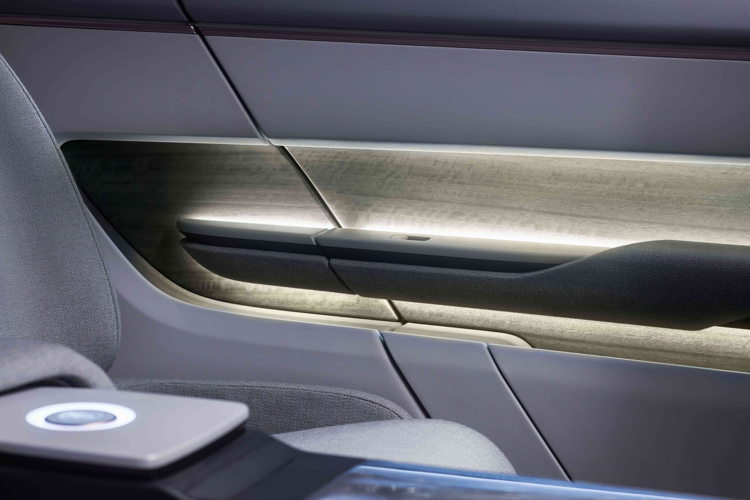 xim23_lighting_floating-armrest_optimized
