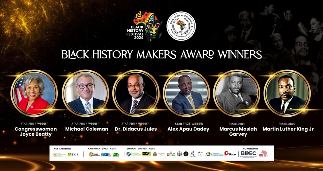 Le directeur général de l'OECO reçoit un prix lors du festival de l'histoire des Noirs
